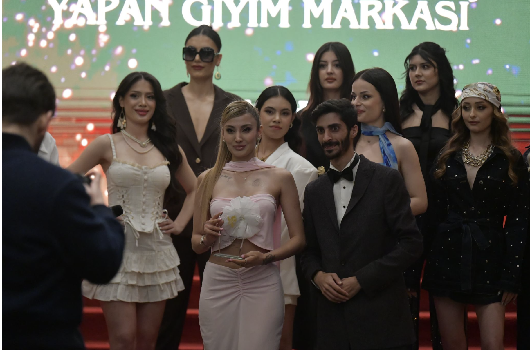 IDL FASHION’dan Moda Dünyasına Güçlü Mesaj: “En Başarılı Çıkış” Ödülü Markanın Oldu!