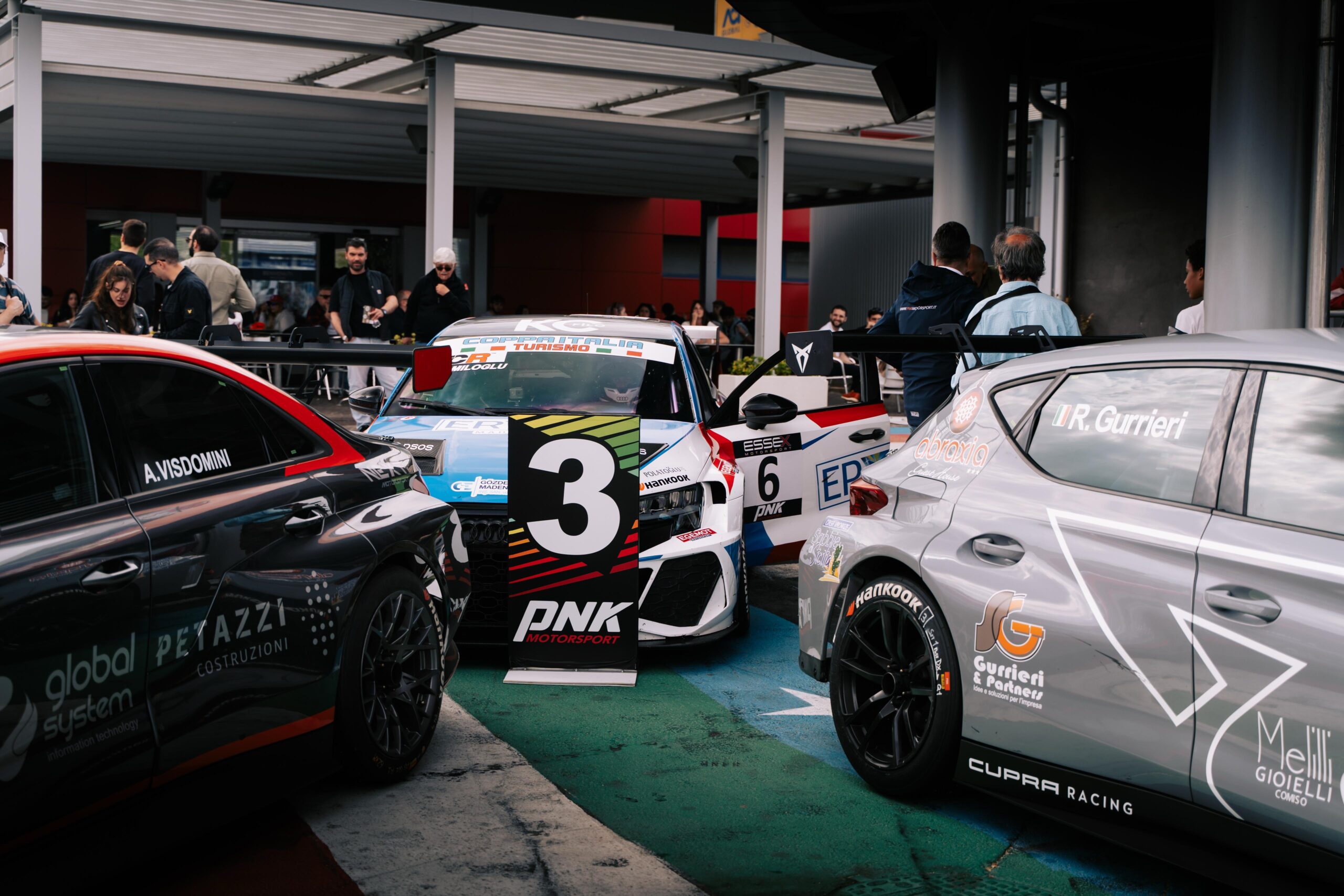 Koray Kamiloğlu: Pistlerin Genç Yıldızı Ferrari Hayaline Koşuyor